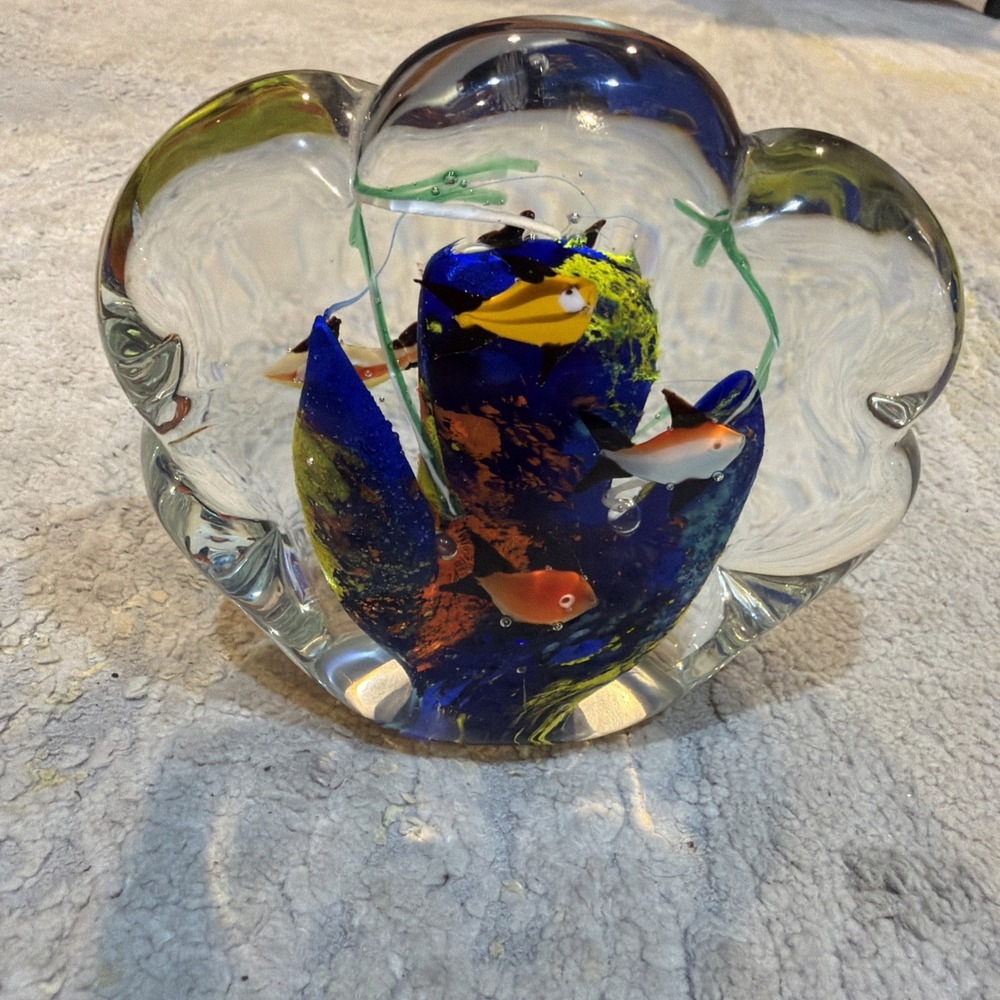 Murano Glass  Clam Aquarium Tropical Fish Paperweight/ Sculpture